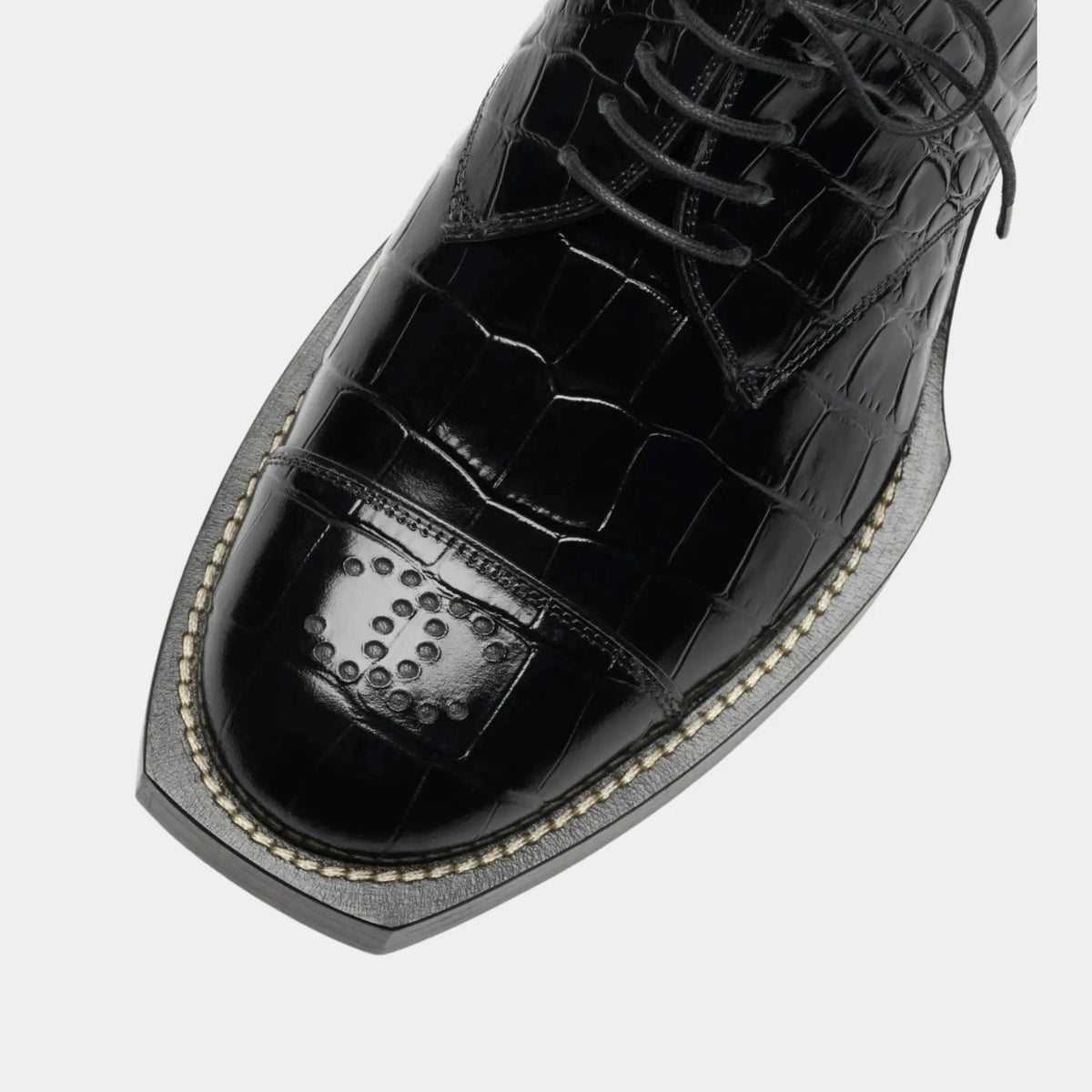 Lace-Up Shoes in Crocodile Embossed Patent Calfskin