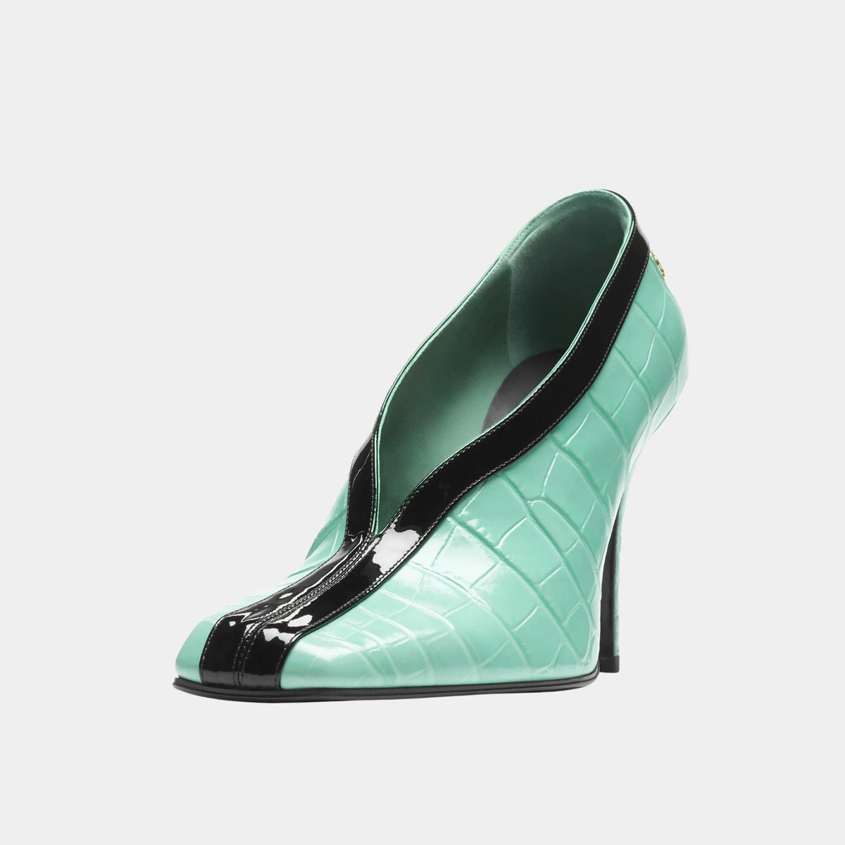 Pumps in Crocodile Embossed Calfskin & Patent Calfskin