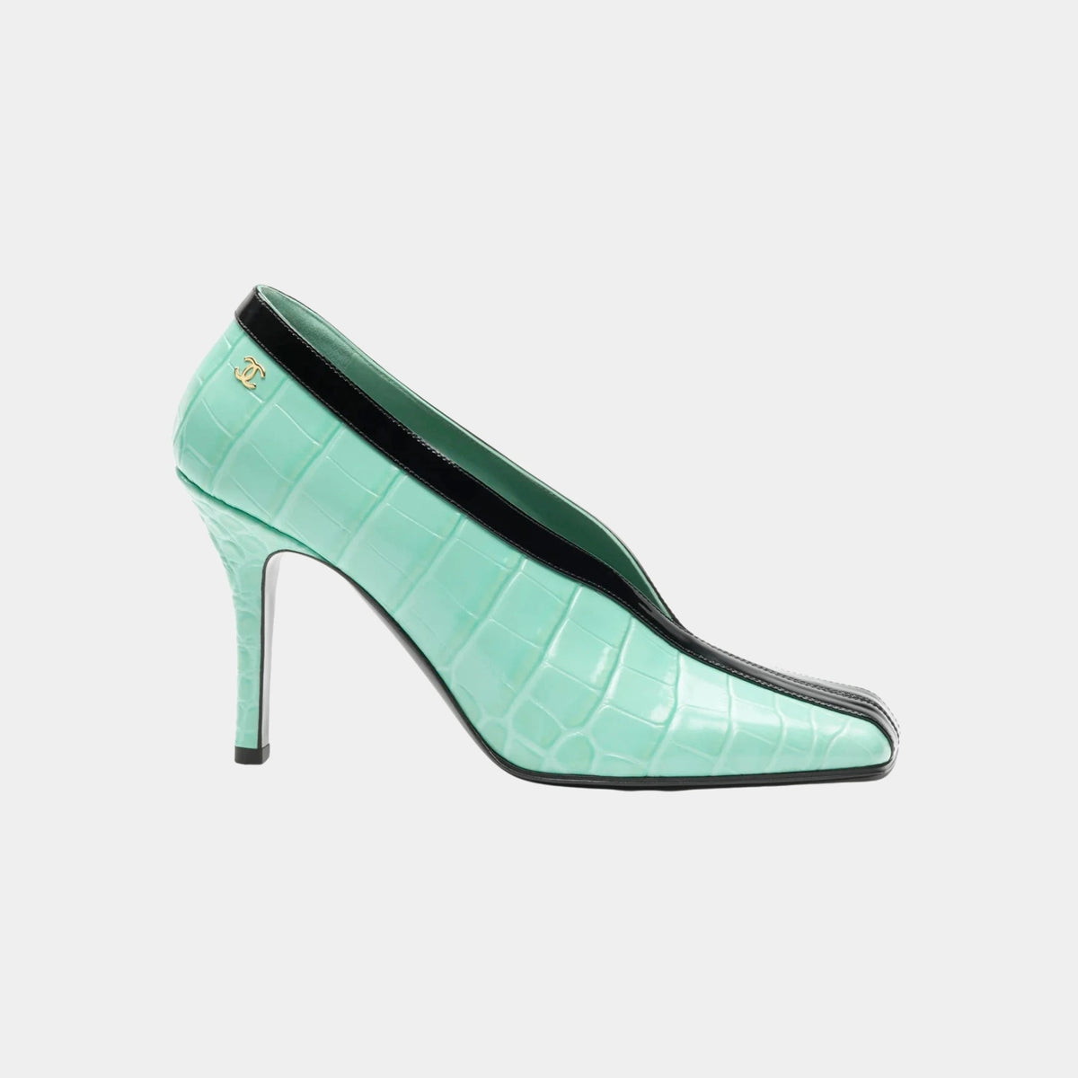 Pumps in Crocodile Embossed Calfskin & Patent Calfskin