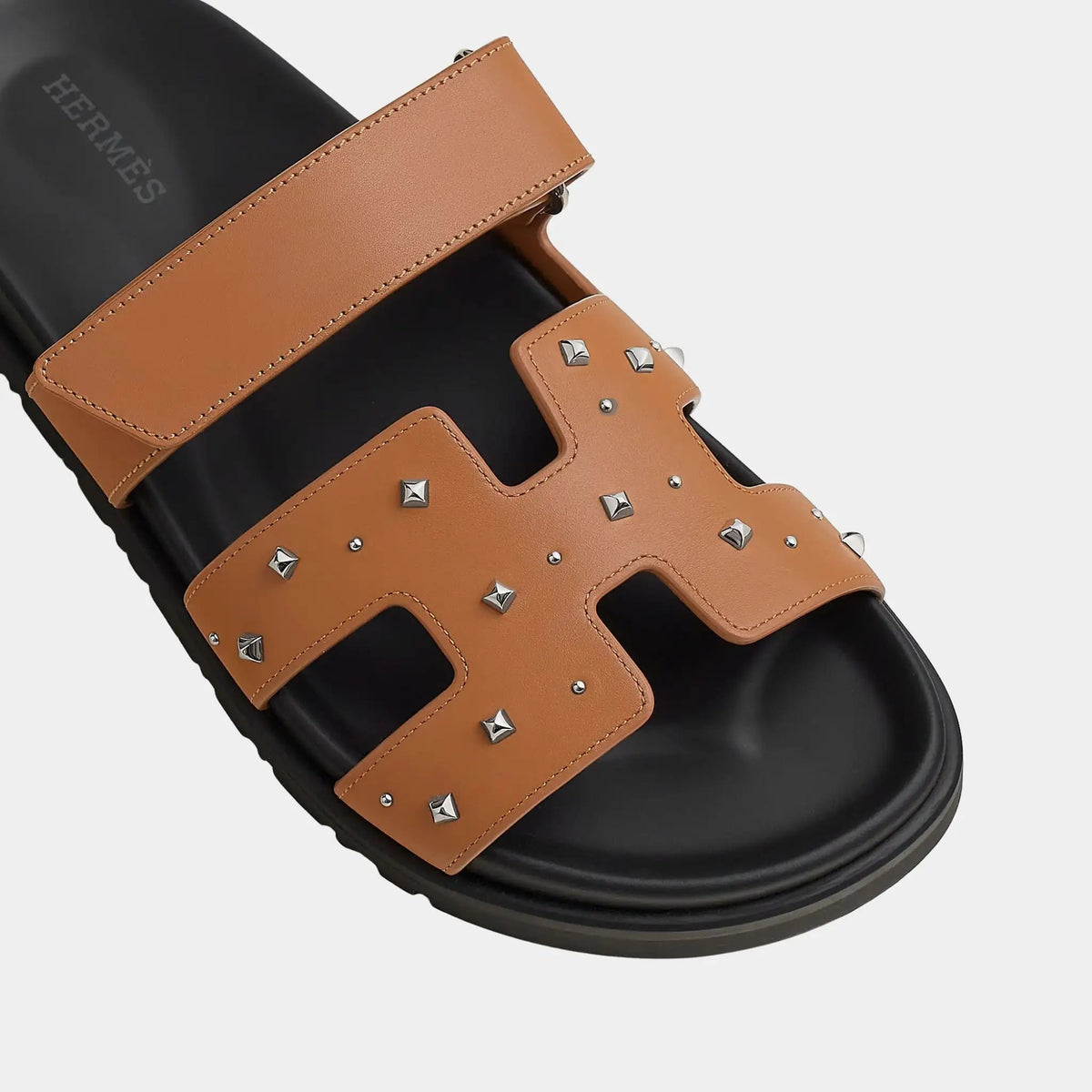 Chypre Sandal in Calfskin with Medor Studs