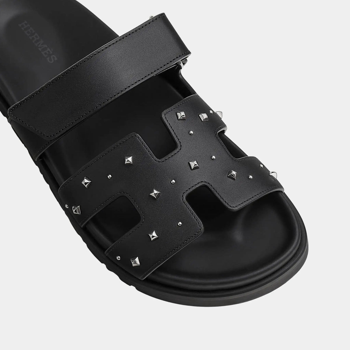 Chypre Sandal in Calfskin with Medor Studs