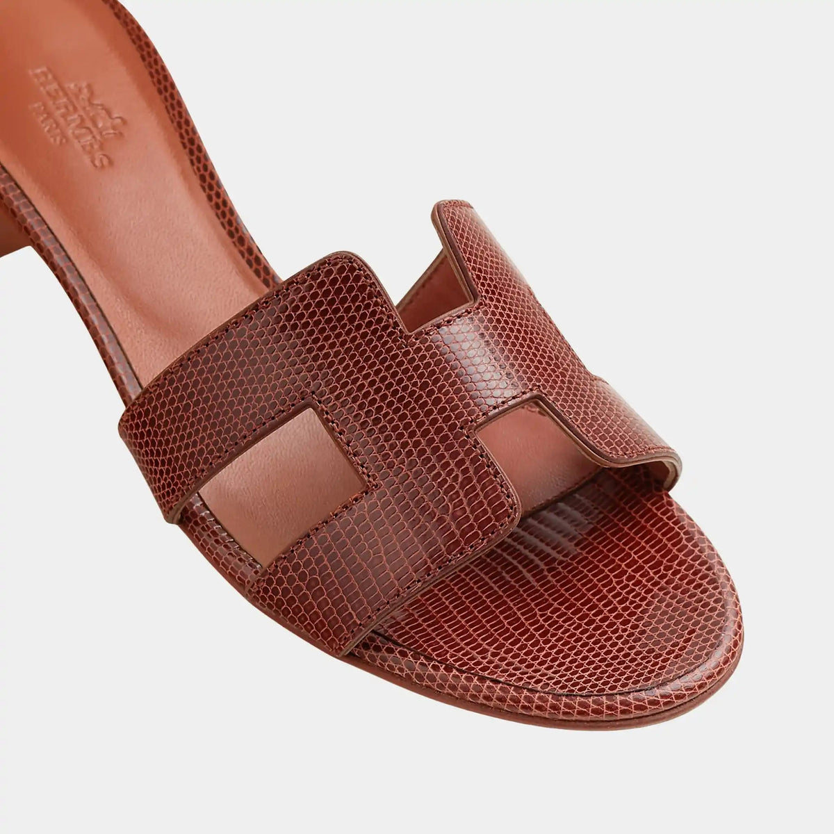 Oasis Sandal in Shiny Java Lizard