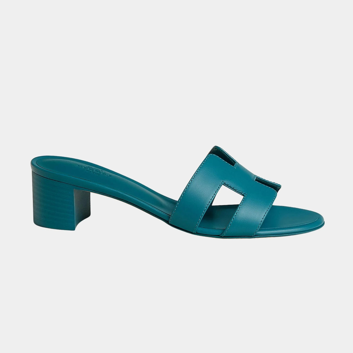 Oasis Sandals in Calfskin